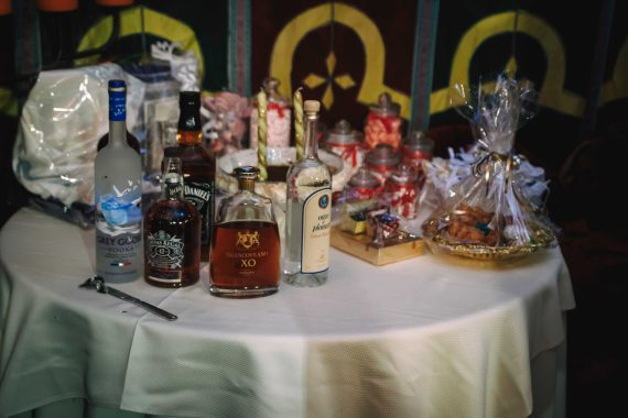 שולחן המשקאות | צילום חינה במסעדת דארנא