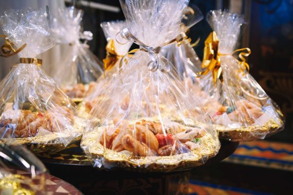 המגשים הצבעוניים של חינה